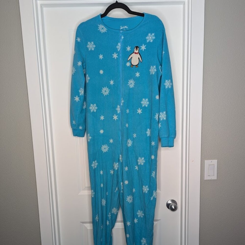 Nick & Nora Penguin and Snowflake One Piece PJ's Size Medium